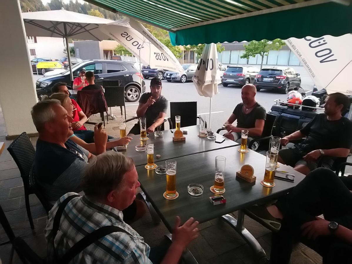 Gasthaus Krone Ubersaxen Exterior foto